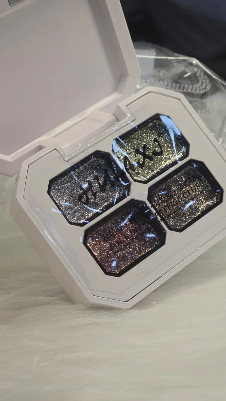 Glitter and chrome patting gel palette